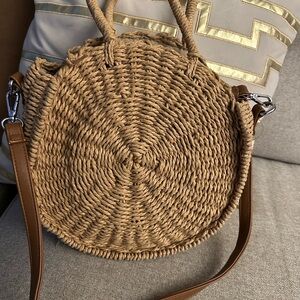 Chic Tan Woven Shoulder Bag